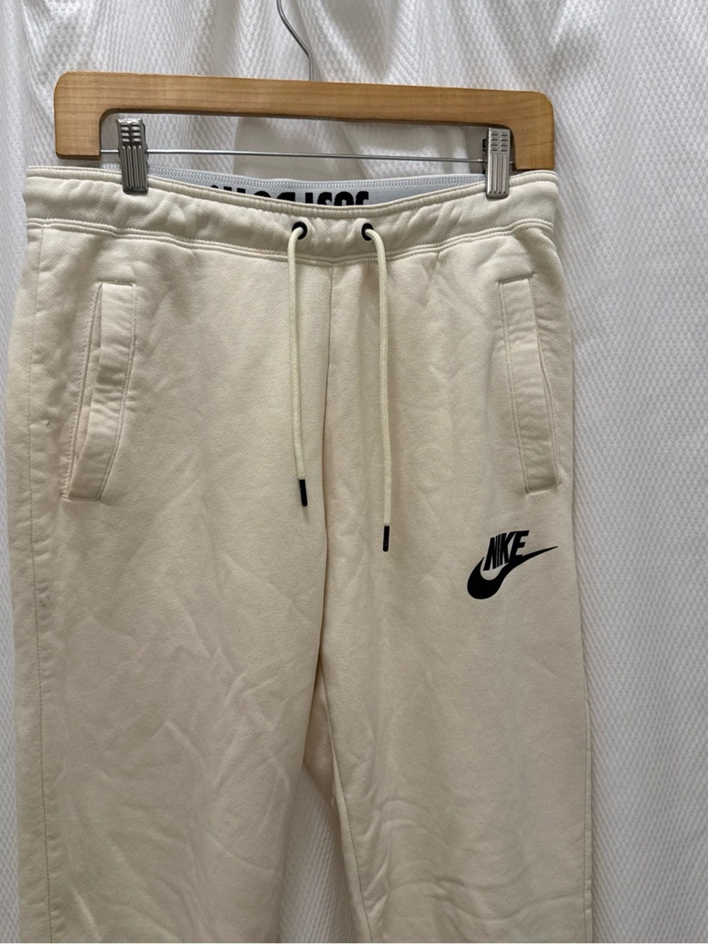 Nike Men's Cream/Off-White Logo Fleece Joggers